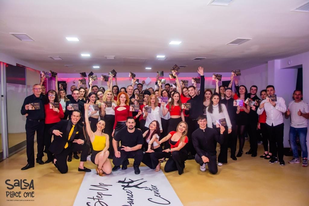 Cursanti la cursurile de salsa