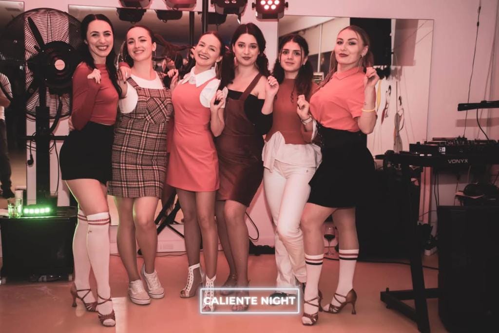 Instructori caliente party